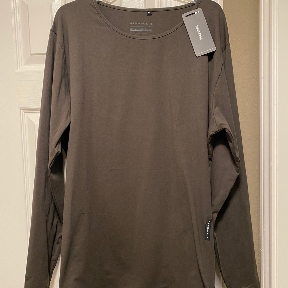 Men’s Alphalete Shirt NWT